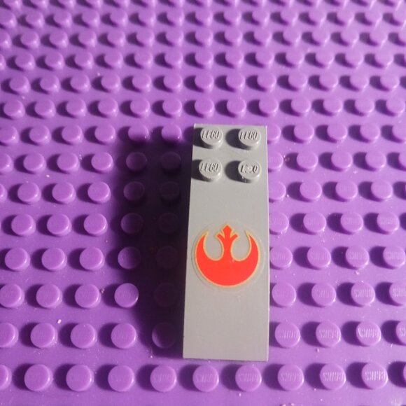 Star WarsLEGO Star Wars Dark Bluish Gray Scout Speeder Slope Curved 6 x 2 Rebel - Picture 1 of 4